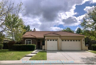 Building Photo - Stunning, 3 Bed, 2 Bath, +Office, Home near Gayaldo Park in Rocklin!