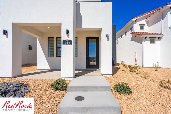 Building Photo - Stand Alone Home In Desert Color