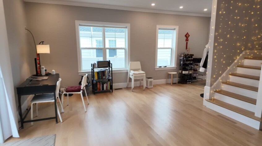 Building Photo - 33 Hovey St