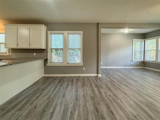 Building Photo - 2109 N Elm St