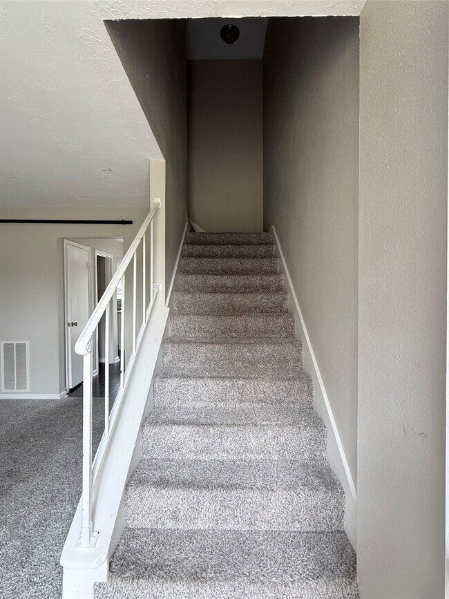 Building Photo - 11525 Beechnut St