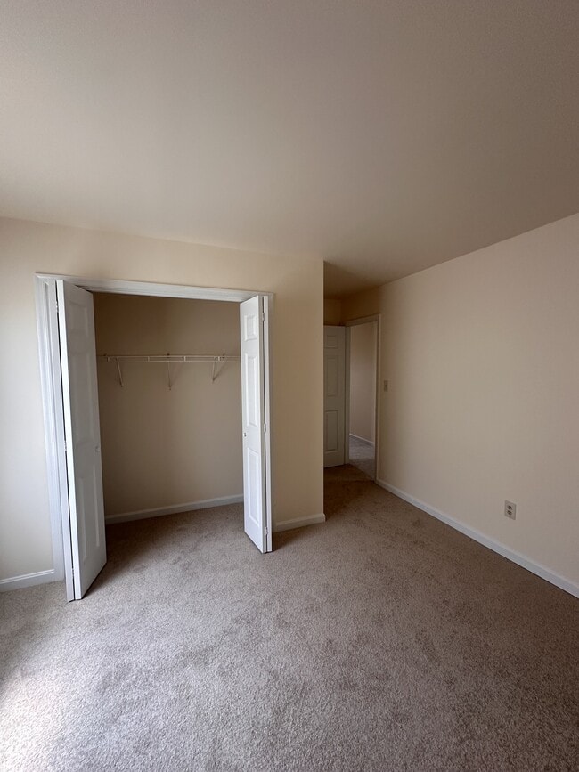 Building Photo - 11 Terben Ct