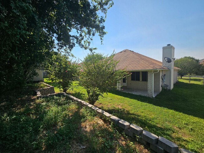 Building Photo - 4507 Twin Oaks Cir