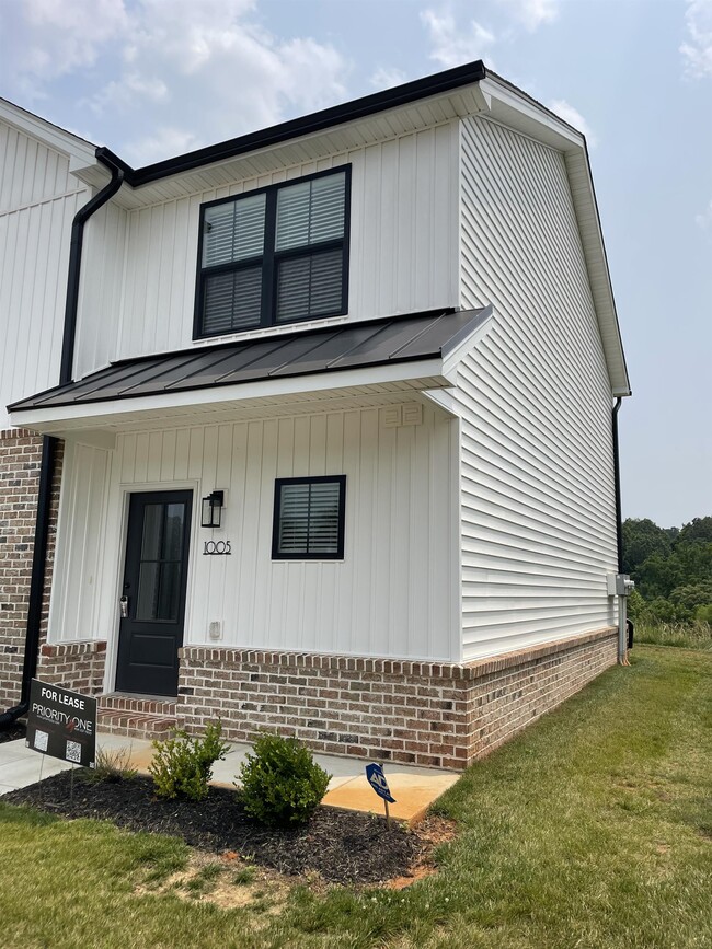 Building Photo - 1005 Ridgestone Ct