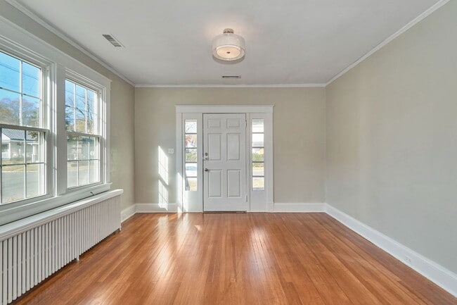 Building Photo - 2118 Fairfax Ave