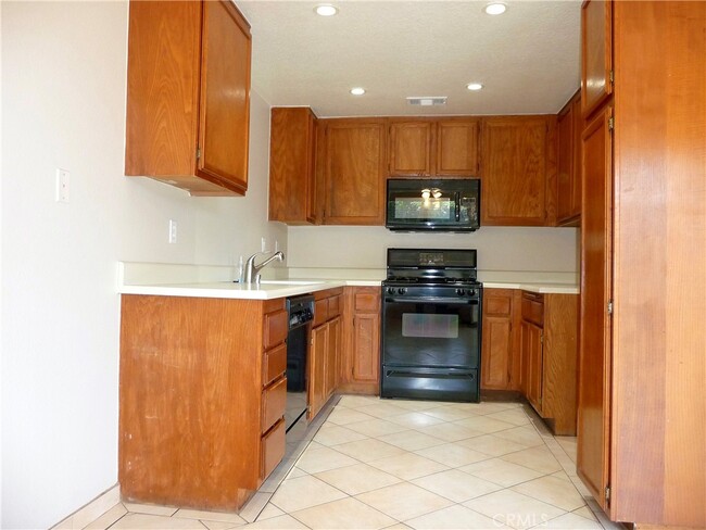 Building Photo - 5497 Choctaw Ct