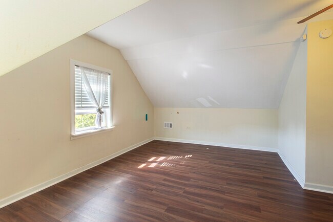 Building Photo - 5210 W 54th St