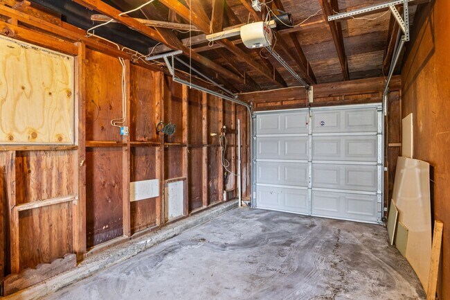 Building Photo - Newly Renovated 3BR + Finished Basement