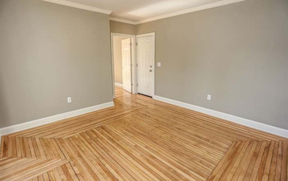 Building Photo - 1142 Cilley Rd