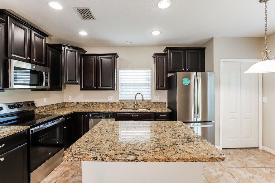 Building Photo - 2116 Richwood Pike Dr