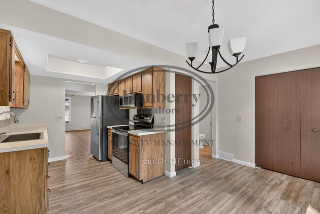 Building Photo - 5409 Westcastle Dr