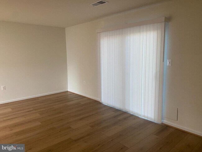 Building Photo - 10175 Irongate Way