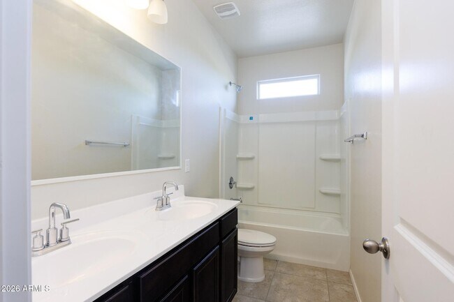 Building Photo - 1075 W Avalon Canyon Dr