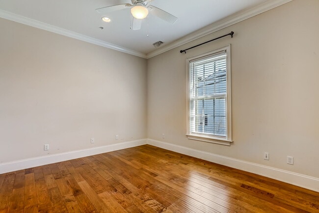 Building Photo - 425 E Mc Donough St