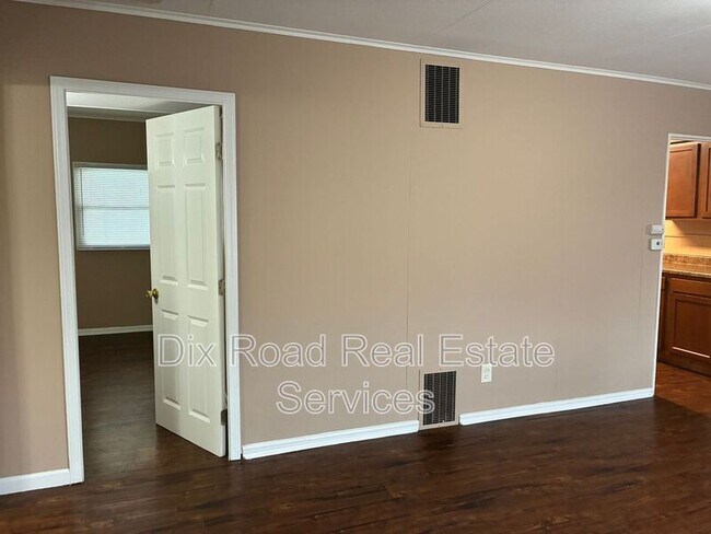 Building Photo - 1003 Sorg Pl