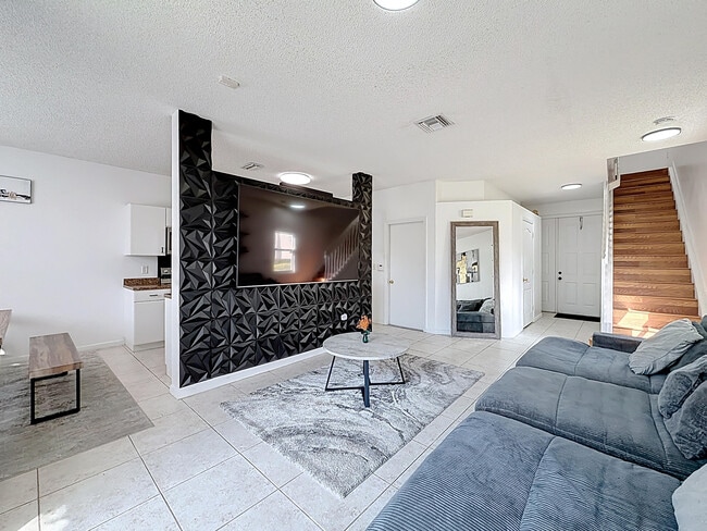 Building Photo - 4702 NW 59th Manor