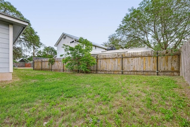 Building Photo - 1182 Waller St