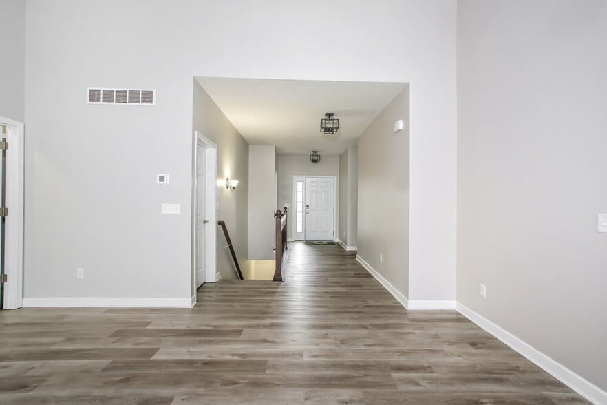 Building Photo - 4423 Edgarton Dr