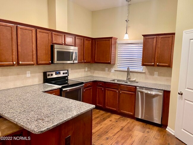 Building Photo - 713 Kiesee Dr
