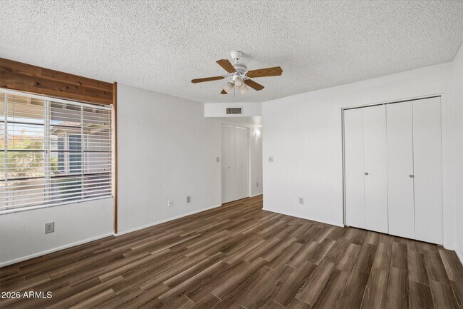 Building Photo - 1055 N Recker Rd