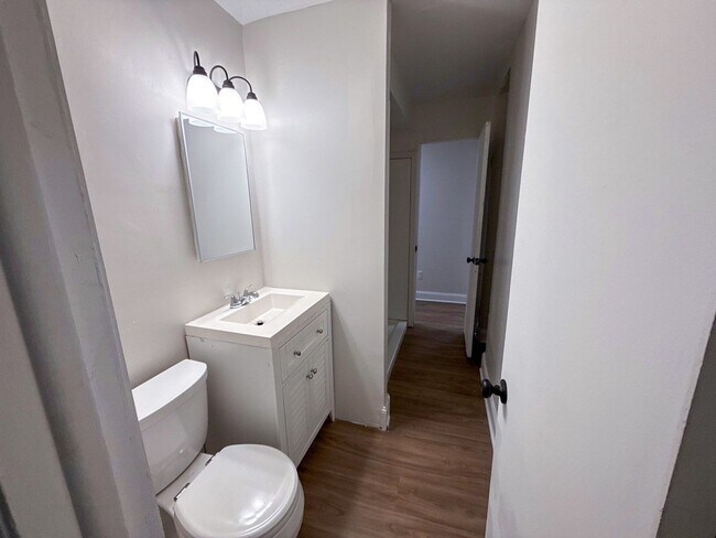 Building Photo - Freshly Updated Home on a Quiet Street with Large Yard!