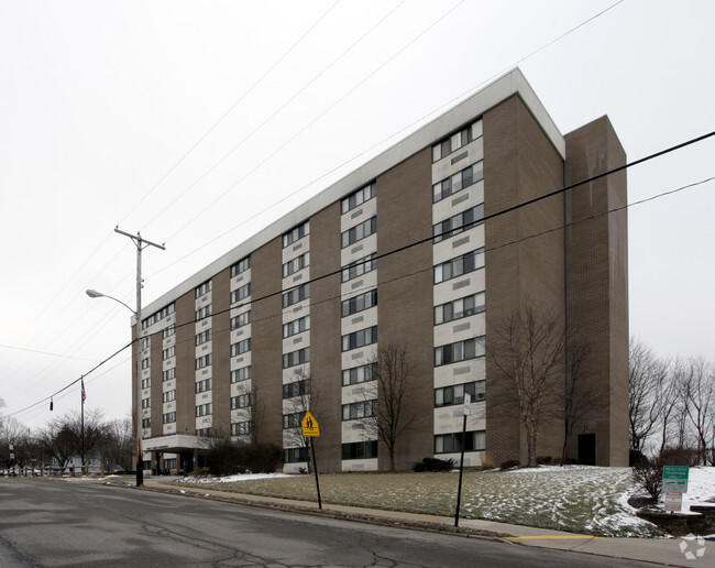 Primary Photo - Wade D. Mertz Towers