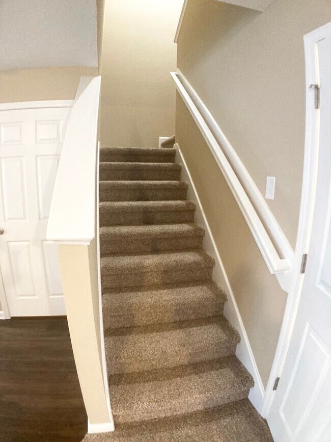 Building Photo - Roomy 3BR Home in NW Jacksonville – 2.5 Ba...