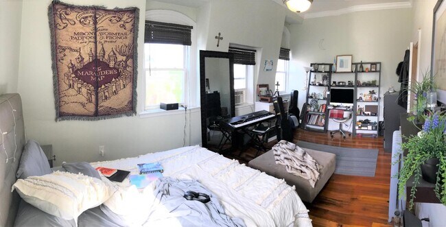 Building Photo - 358 Broadway