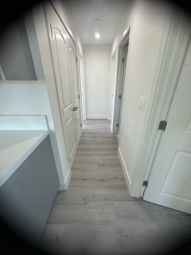 Building Photo - Reddy Gardena Properties