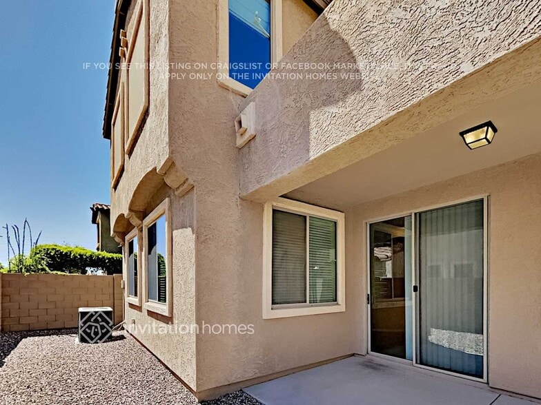 Building Photo - 3243 E Meadowview Dr