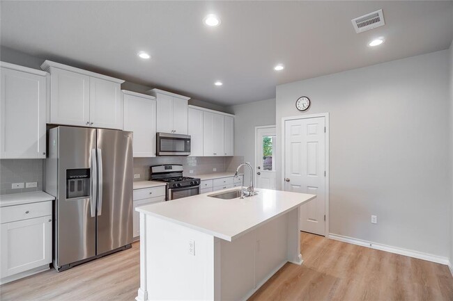 Building Photo - 5408 Golden Canary Ln
