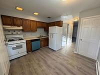 Building Photo - Spacious 2-Bedroom w/ Bonus Room, Private ...