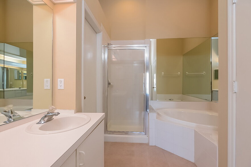 Building Photo - 29613 Morningmist Dr