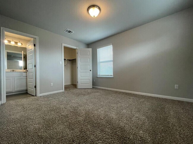 Building Photo - 1029 Kerrwood Wy