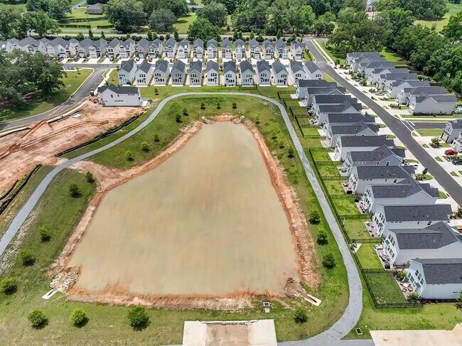 Building Photo - 463 Grand Oaks Rd