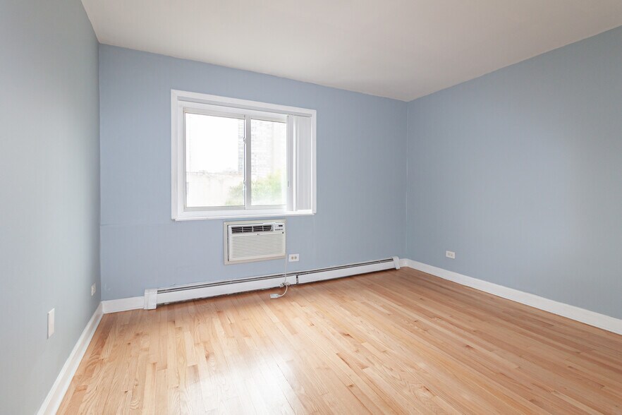 Building Photo - 655 W Grace St