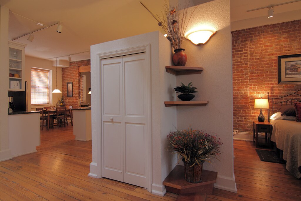 Building Photo - 39 Biltmore Ave