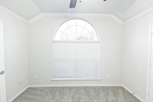Building Photo - 5925 Silver Buckle Dr