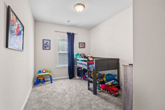 Building Photo - 1518 Valley Brook Dr SW