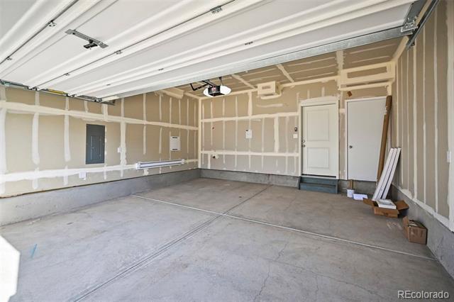 Building Photo - 9264 Lytle Grv