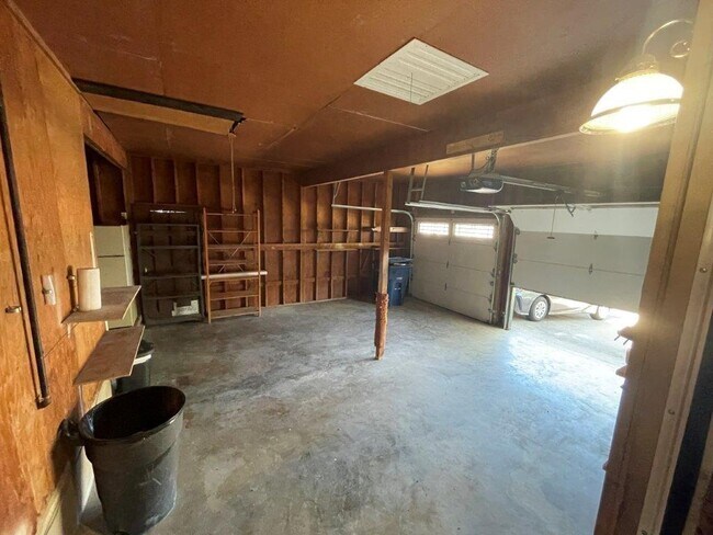 Building Photo - 605 Kentshire Cir