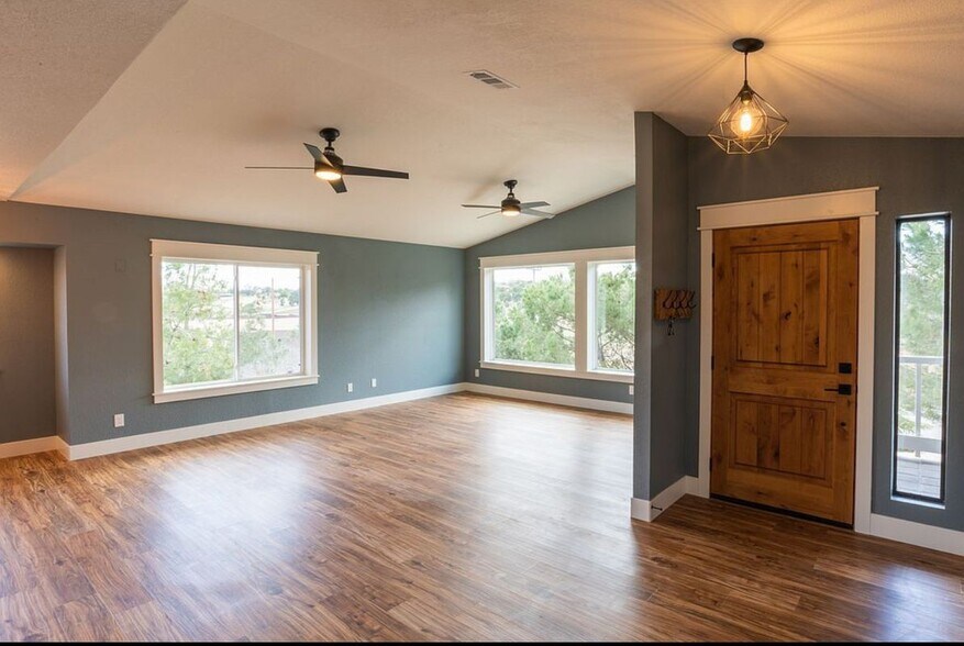 Building Photo - 20825 Crest Dr