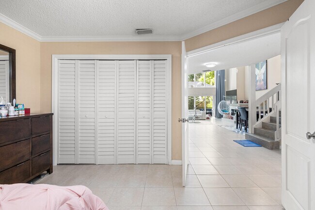 Building Photo - 9124 Villa Portofino Cir