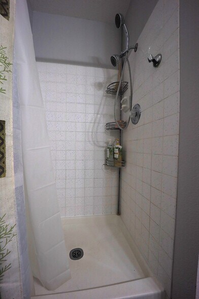 Building Photo - 2231 Sunburst Cir