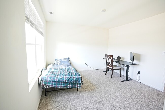Building Photo - 2733 Berrywood Ln