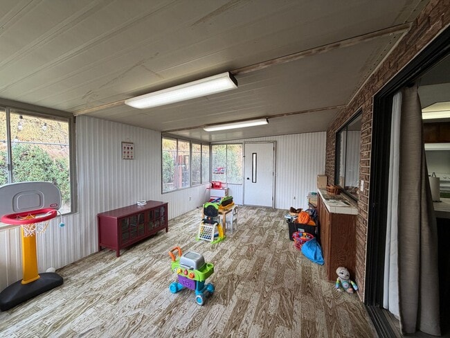 Building Photo - 3668 28th St E