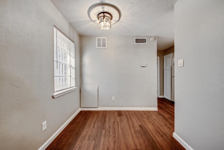 Building Photo - 1328 S Henderson St