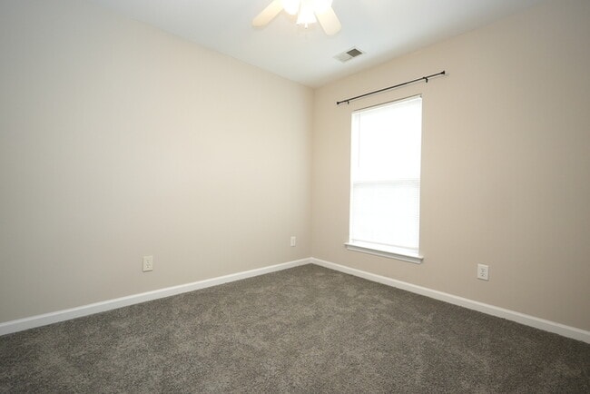 Building Photo - Welcome to this beautiful 3-bedroom, 3-bat...