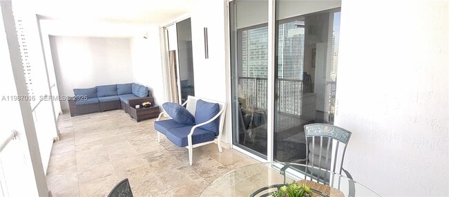 Building Photo - 170 SE 14th St