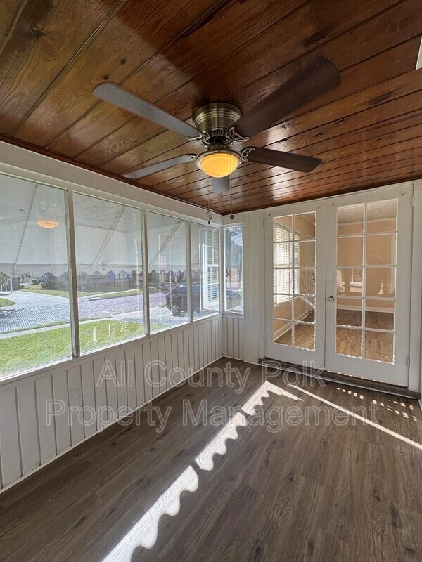 Building Photo - 422 E Belmar St